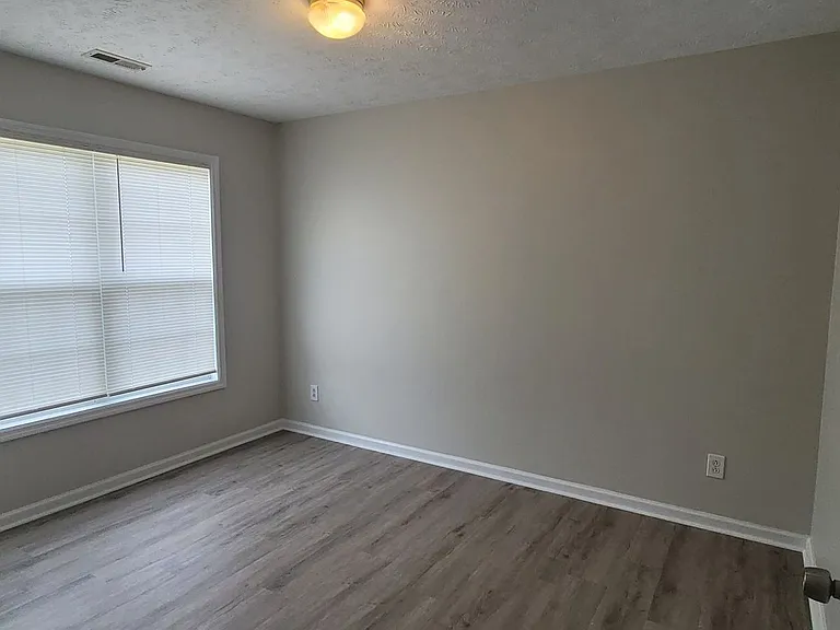 7404 Shillinglaw Cir — Photo 16