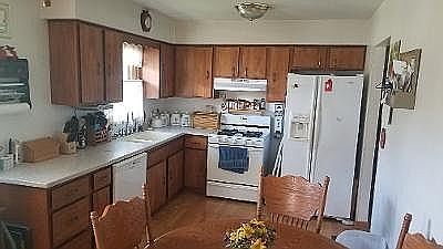 Kitchen, Maytag appliances