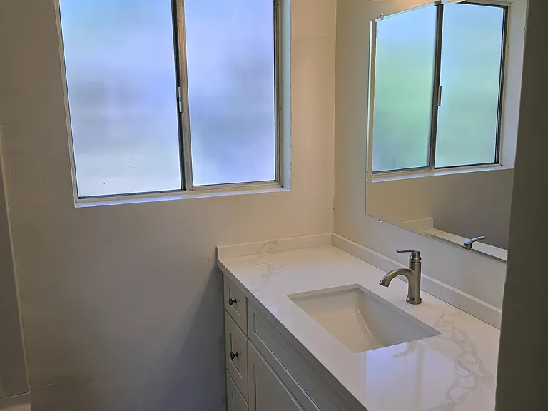 10714 La Reina Ave #4 — Photo 3