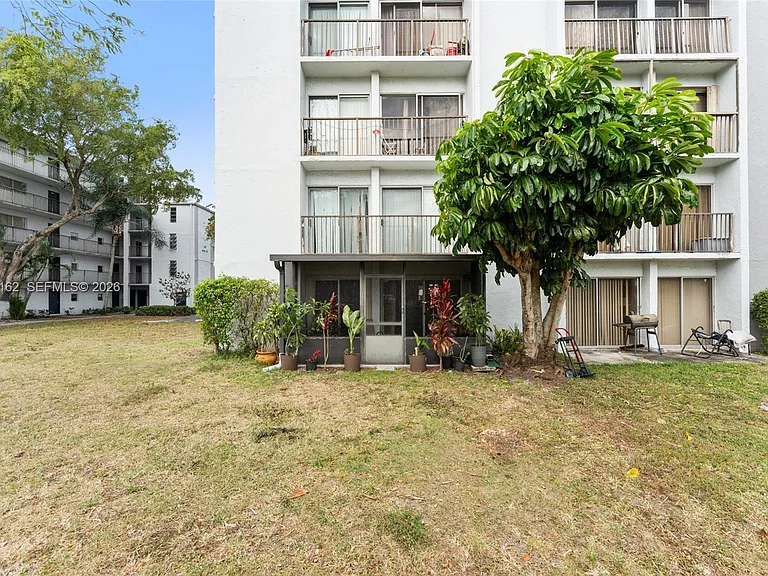 8550 N Sherman Cir #108 — Photo 11