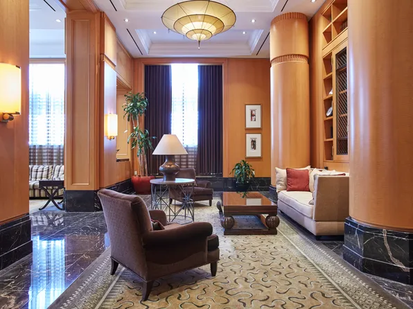 220 Riverside Boulevard image 10 of 12