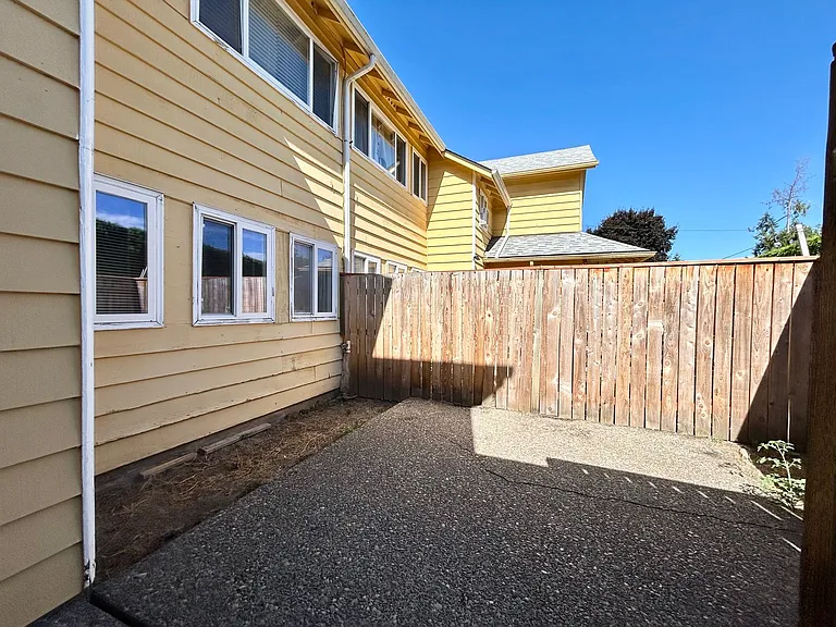 1206-1262 SE Maple St — Photo 25