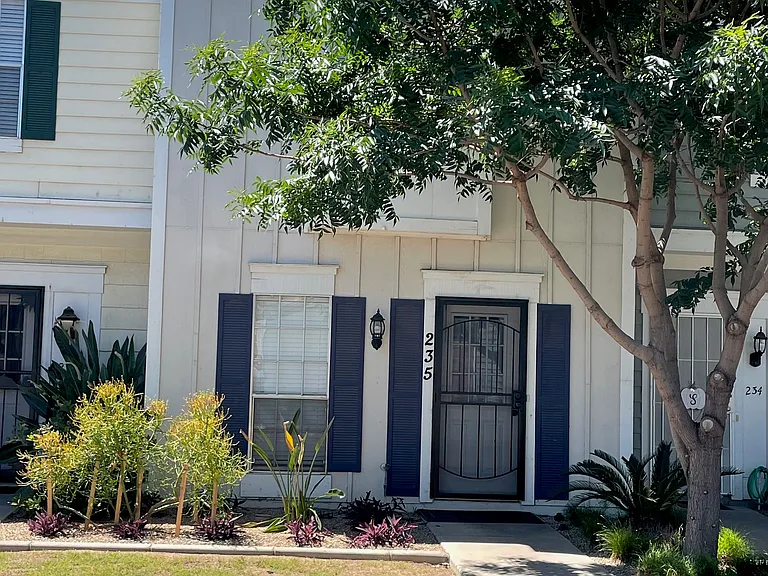 1601 N Saba St #235 — Photo 12