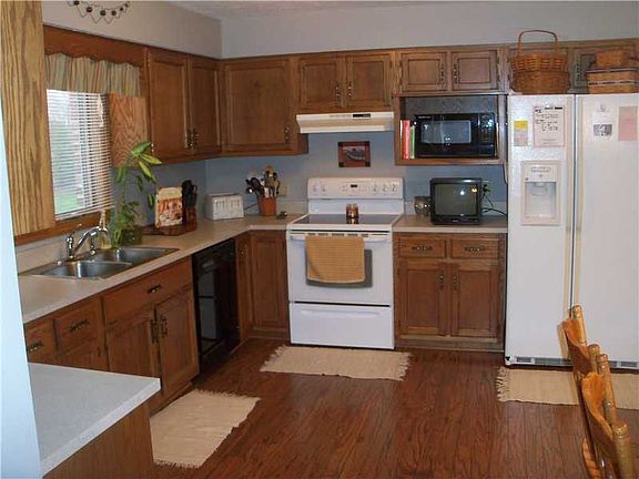5th image of 1680 Wellington Ct