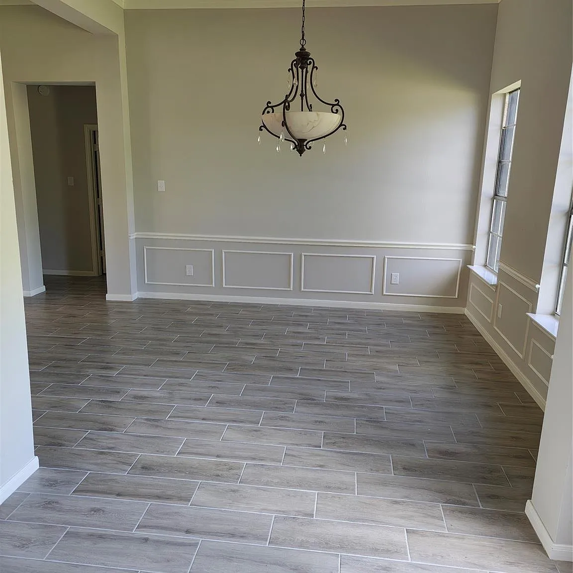 4 bed, 2.5 bath, 2364 sqft, $3,000 — Photo 2