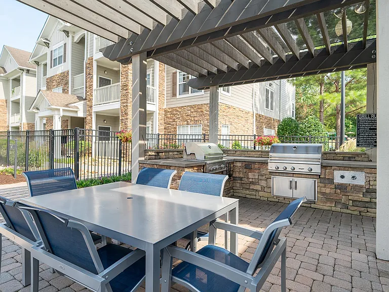Vintage Creekwood Park Apartments — Photo 16