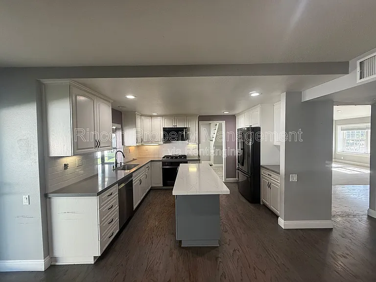 911 Rawhide Pl — Photo 5