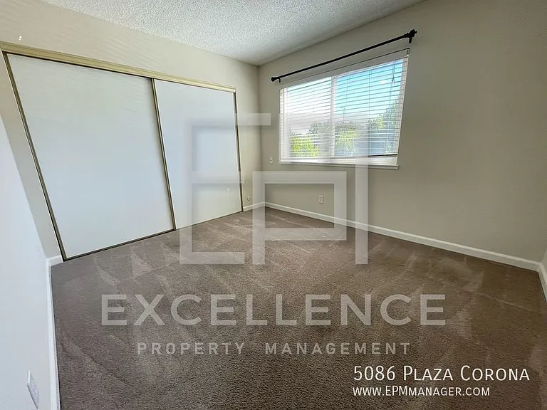 5086 Plaza Corona — Photo 10