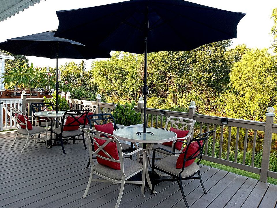 27 X 12  DECK ON CANAL