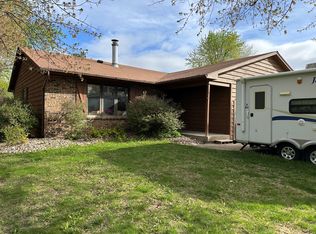 1833 S Ridge Dr, Coralville, IA 52241