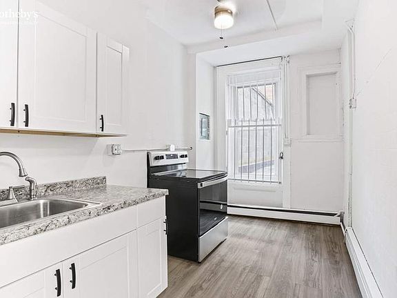3rd image of 524 W 46th St #2