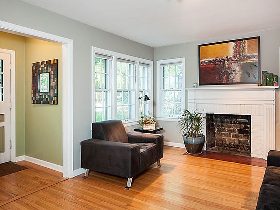 3rd image of 5509 Indianola Ave