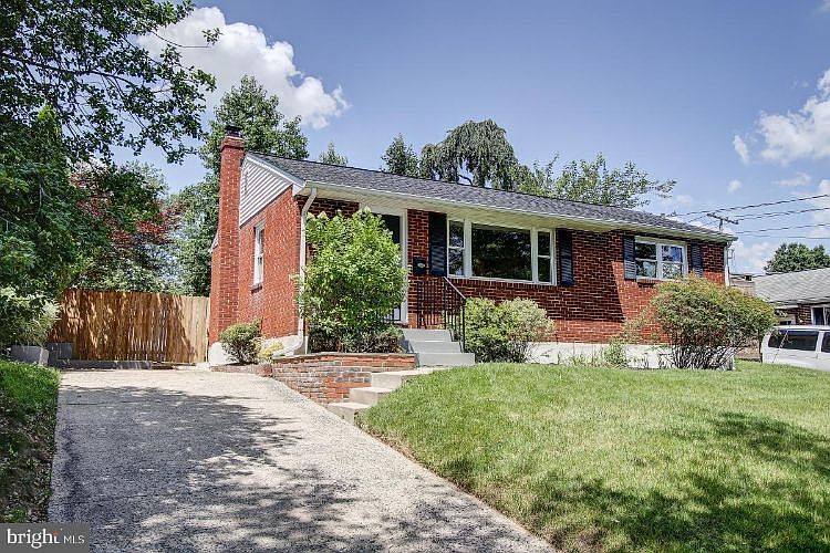 1st image of 510 Edmonston Dr