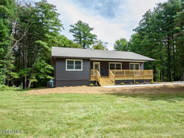 290 Blodgett Hill Road, Ravena, NY 12143