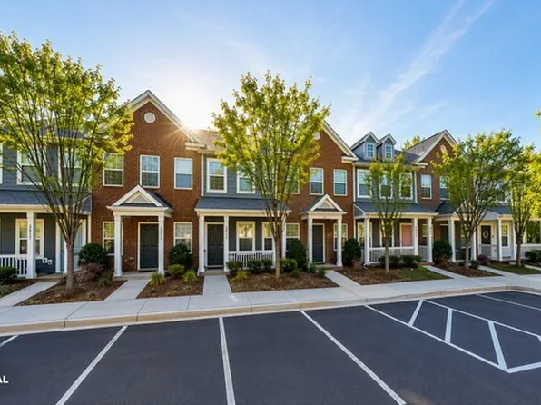 2827 Grace Green Ct, Pineville, NC 28134