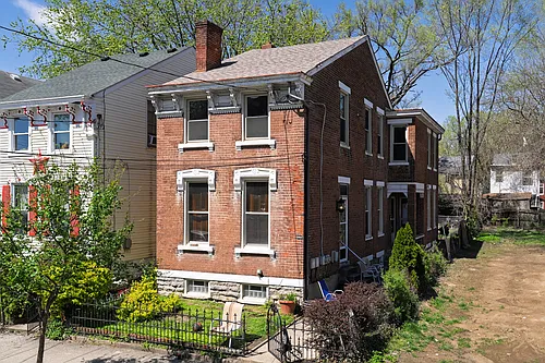 322 E 17th St #2 Photo 1