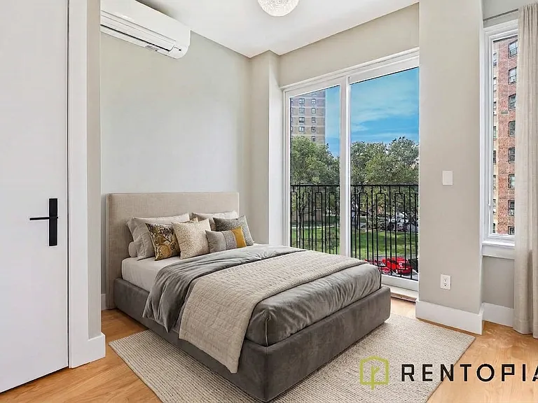 924 De Kalb Ave #403A — Photo 2