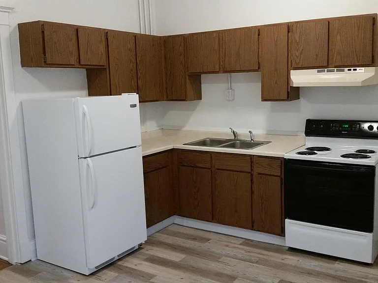 218 N 15th Ave E #2 — Photo 3