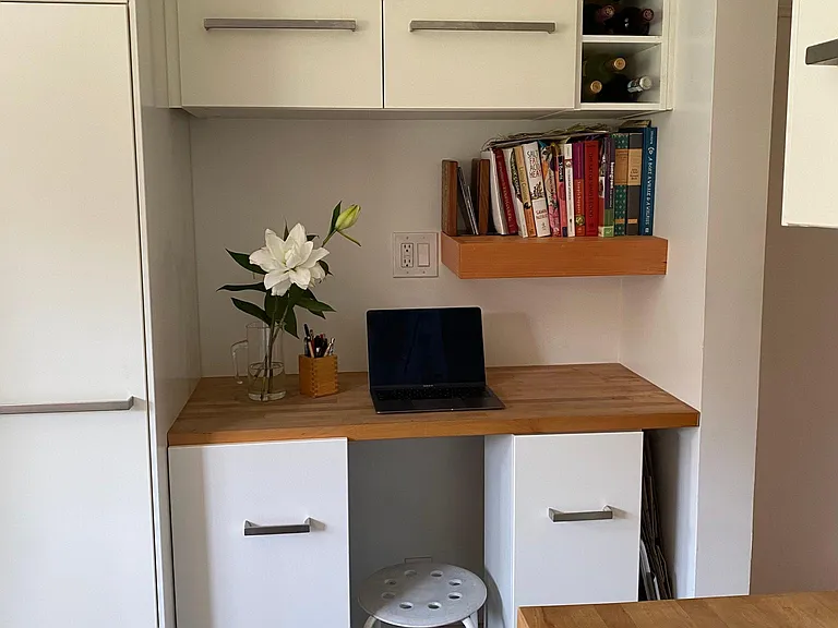 Kitchen Nook/Desk