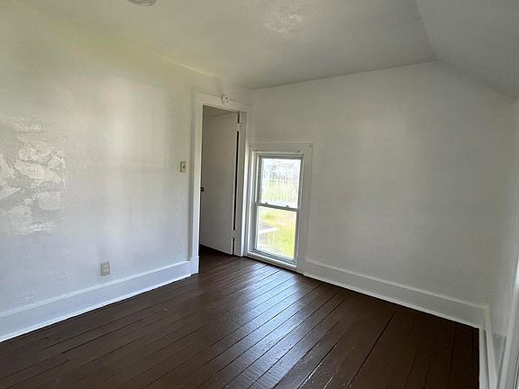 5th image of 714 N Maple Grove Ave
