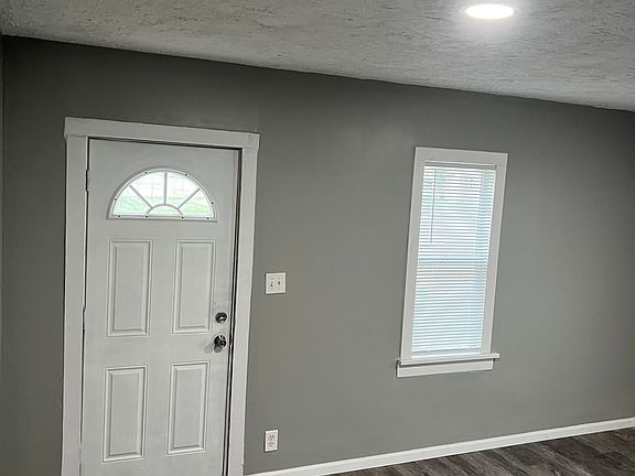 3rd image of 302 D St