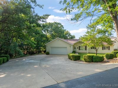 368 Red Bird Rd, Lake Ozark, MO, 65049