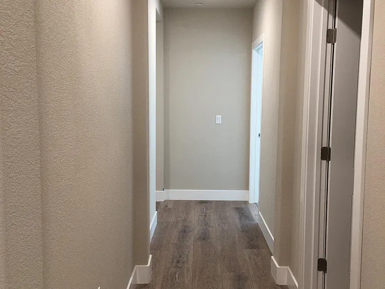 Hallway to bedrooms