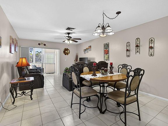 5th image of 2843 Crosley Drive W #J
