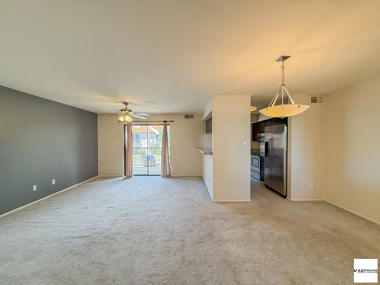 Experience Luxury living in this Premium Scottsdale Upper-level 2/2 Condo — Photo 2