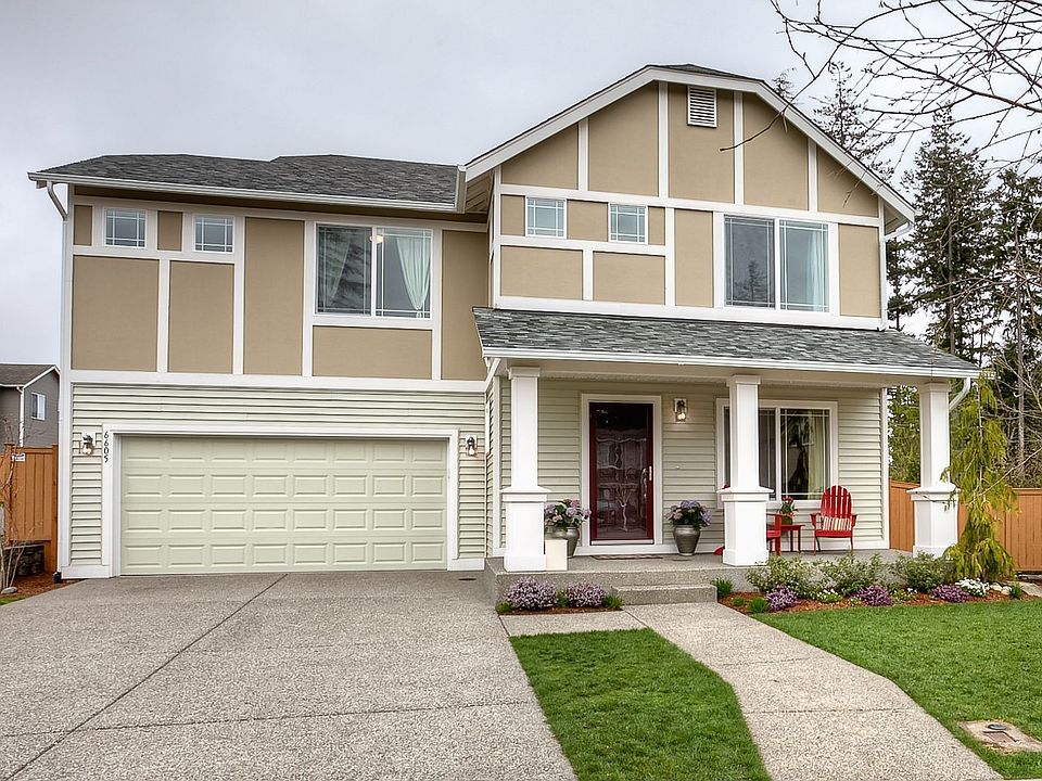Entry w/storm door & porch