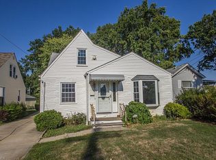 1041 Lloyd Rd, Wickliffe, OH 44092