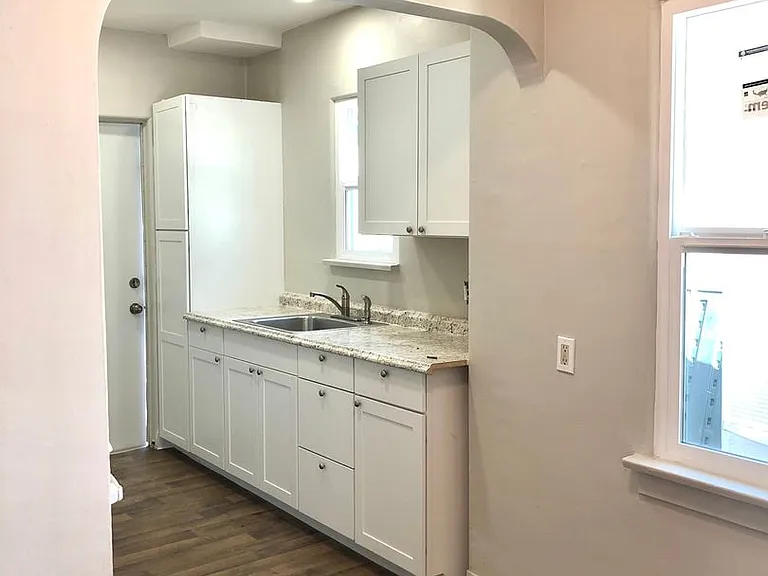 4441 Mississippi St — Photo 2