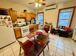 206 Hanover St APT 3, Boston, MA 02113