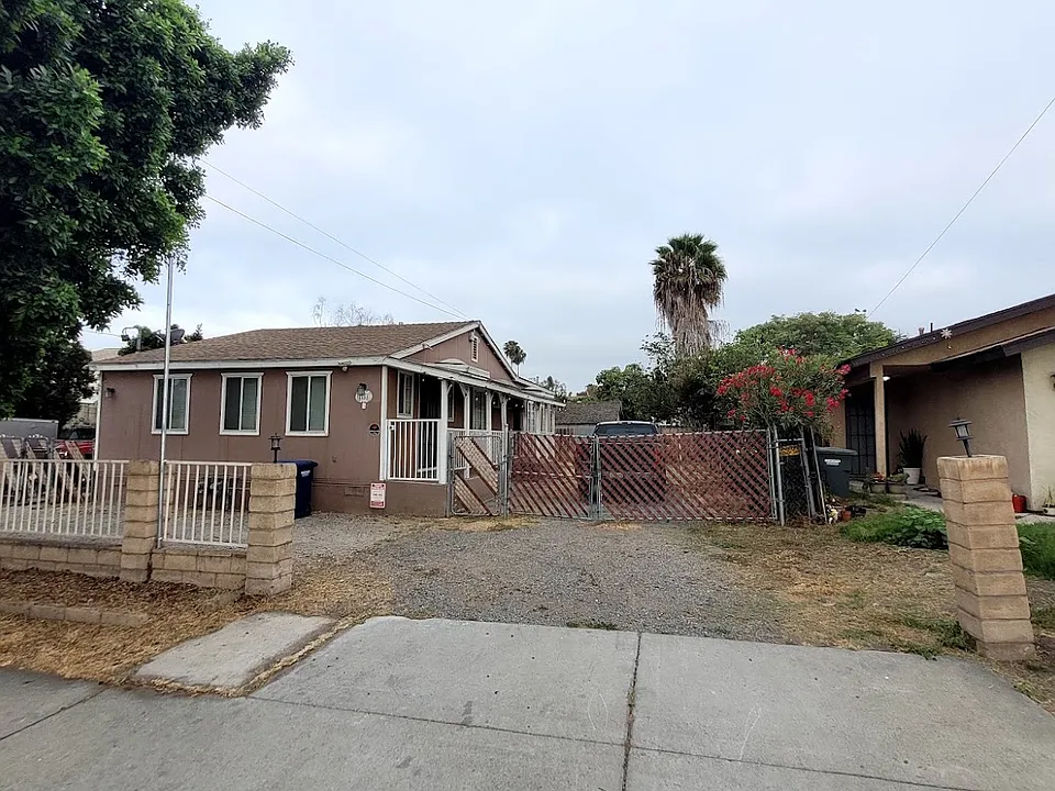 2744 Central Ave
