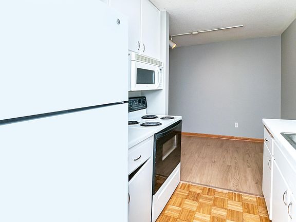 4th image of 2800 Hamline Ave N APT 217