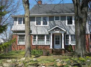 3055 Essex Rd, Cleveland Heights, OH
