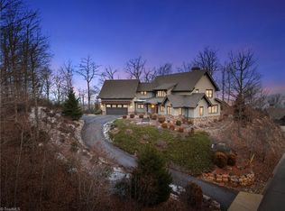 32 Crockett Ridge Rd, Black Mountain, NC 28711