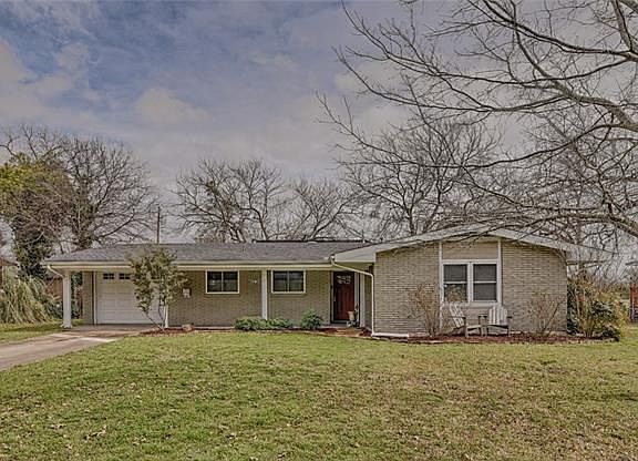2nd image of 309 Monticello Dr