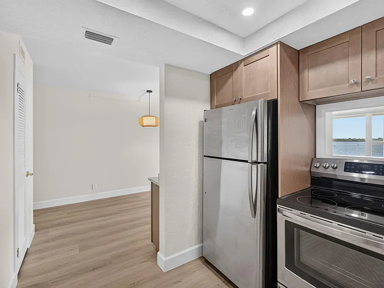 52 Yacht Club Dr #305 — Photo 25