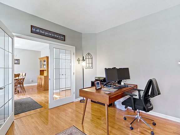 5th image of 12 Rockrose Ct