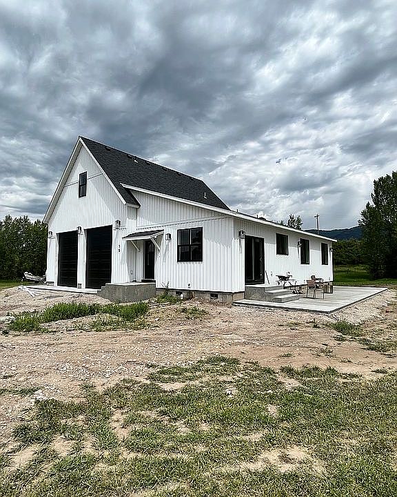 2nd image of 75 Trumpeter Ln