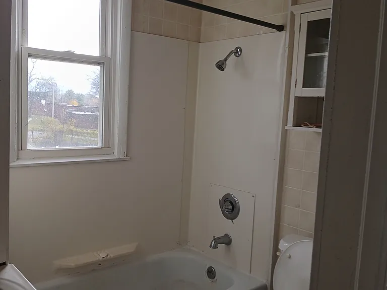 139 N Clinton St #2 — Photo 19
