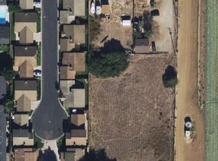 690 E Newlove Dr, Santa Maria, CA 93454