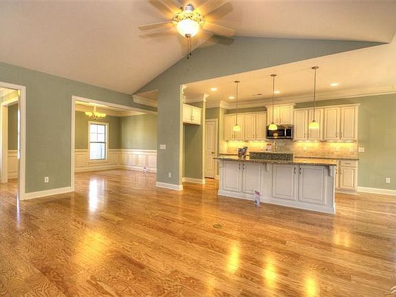 4th image of 2557 Parkridge Drive Drive L#182