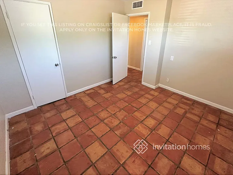 4402 S Park Dr — Photo 4