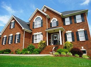 1237 Walkers Crossing Dr, Forest, VA 24551