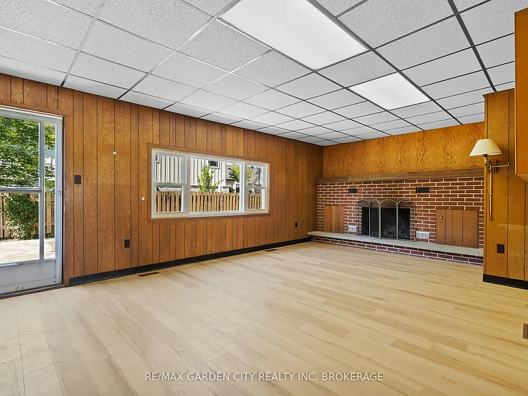 1828 Decew Rd — Photo 17