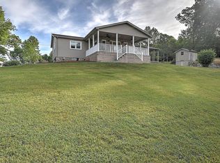 703 Williams Hollow Dr, Fort Blackmore, VA 24250