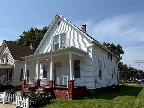 450 N 1st Ave, Canton, IL 61520