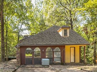 215 Girl Scout Rd, Grenada, MS 38901